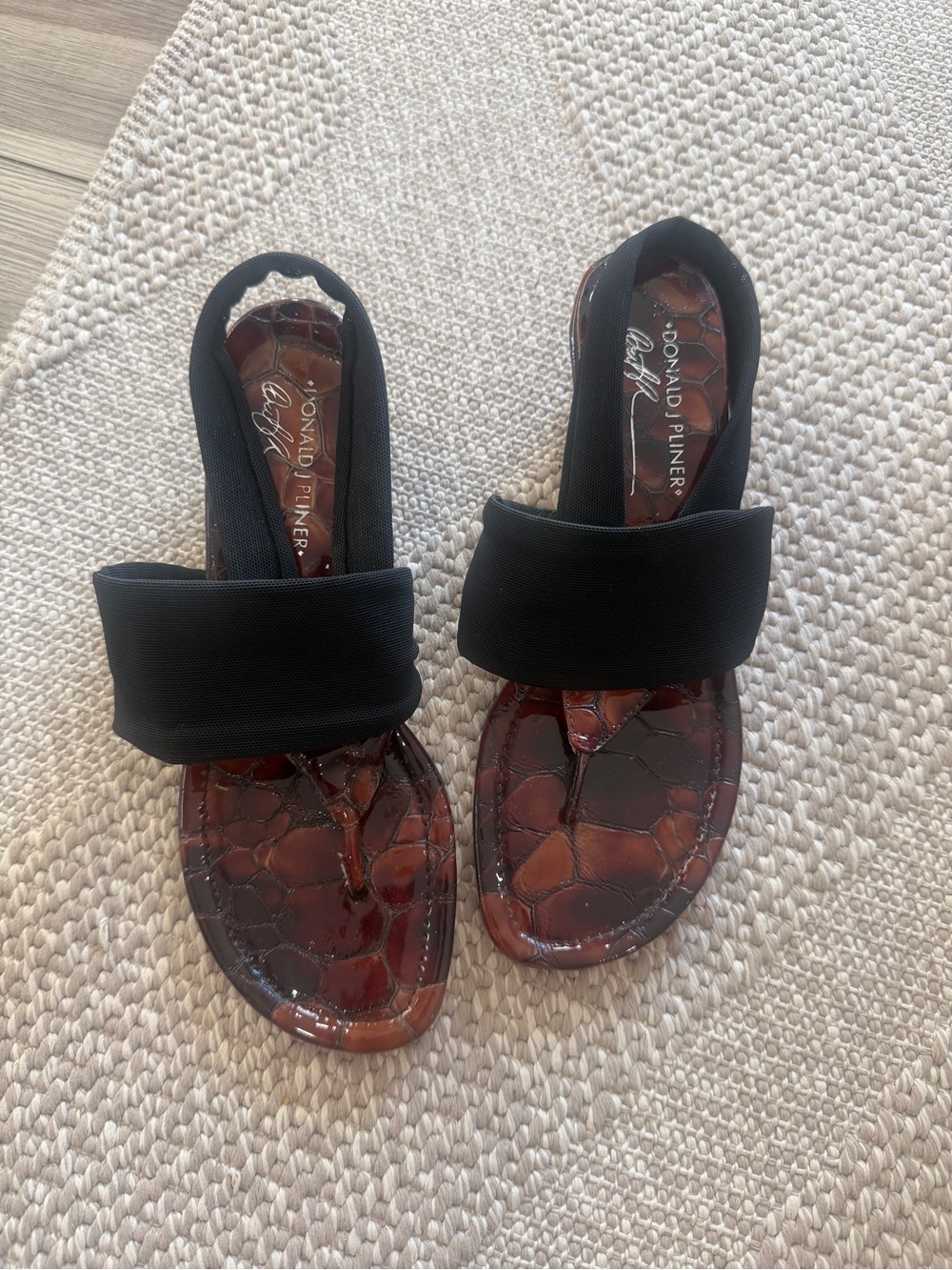 Donald J. Pliner Black Slides with Tortoiseshell Footbed and mesh straps